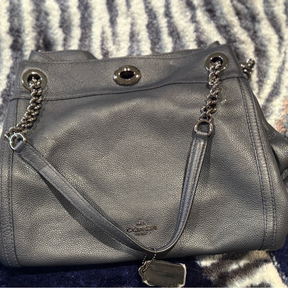 Coach Turnlock Edie in Navy 

New, never used. Comes with dust bag.